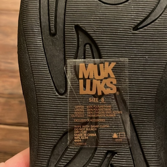 Muk Luk Sport Women’s Brown Snake Print Slip On Flats - Picture 3 of 5